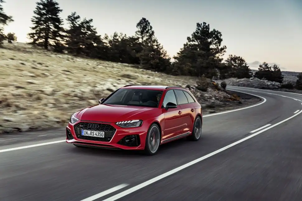 Review: 2019 Audi RS 4 Avant (B9, facelift 2019) 2.9 TFSI V6 (450 Hp) quattro tiptronic