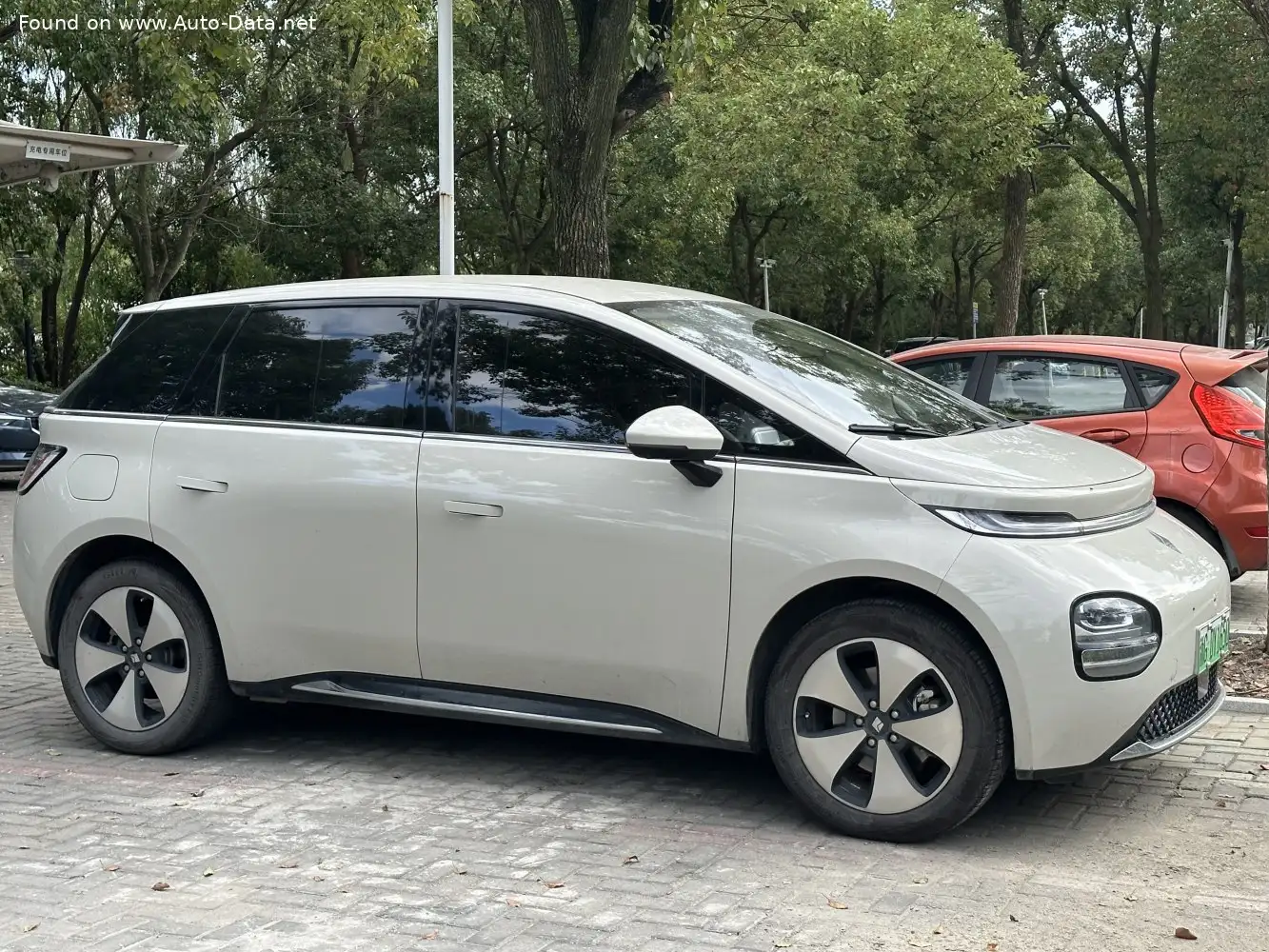 Review: 2023 Baojun Yunduo 50.6 kWh (136 Hp) Electric